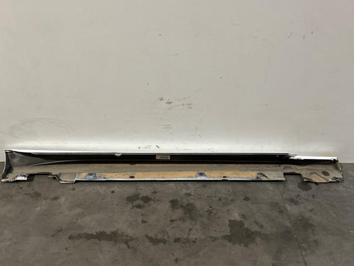 Seuil gauche Mercedes C-Klasse