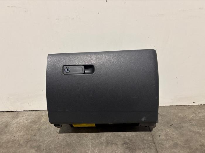 Boîte à gants Mercedes C-Klasse