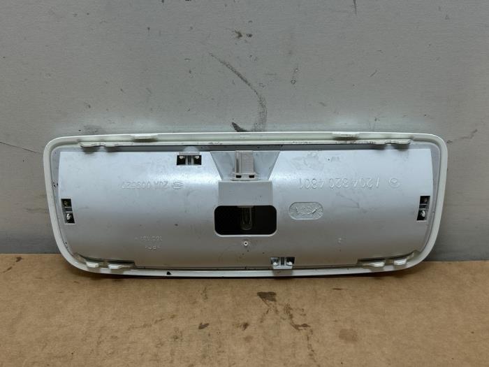 Eclairage intérieur arrière Mercedes C-Klasse