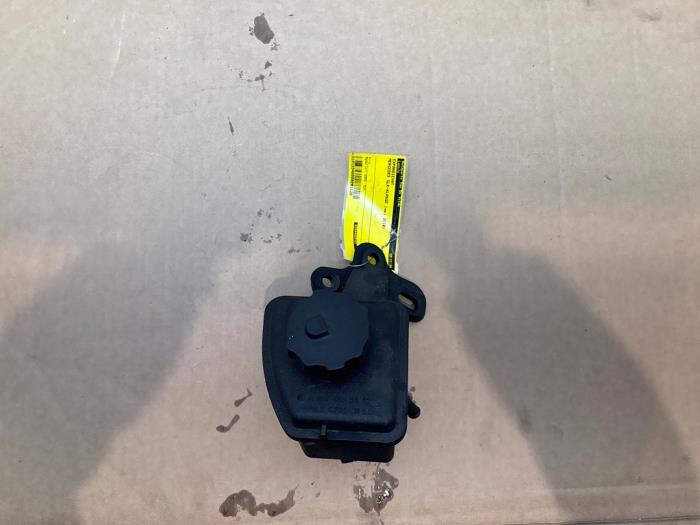 Zbiornik rozprezny Mercedes GLK-Klasse