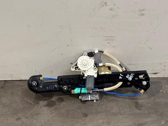 Mechanizm szyby lewej tylnej wersja 4-drzwiowa Mercedes CLA