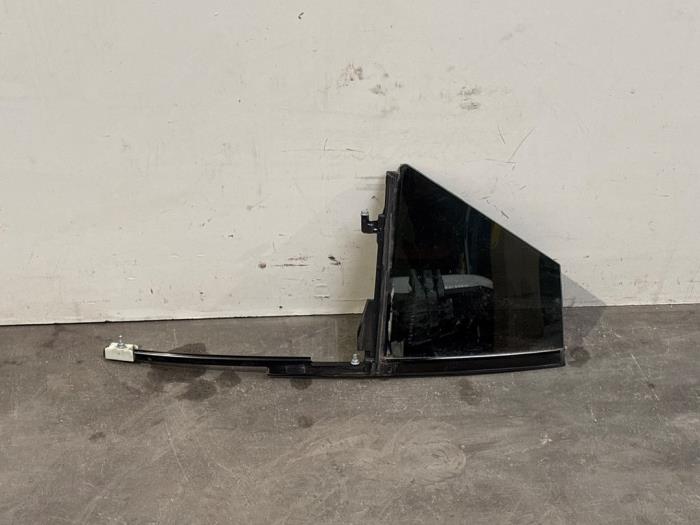 Dodatkowa szyba prawa tylna wersja 4-drzwiowa Mercedes CLA