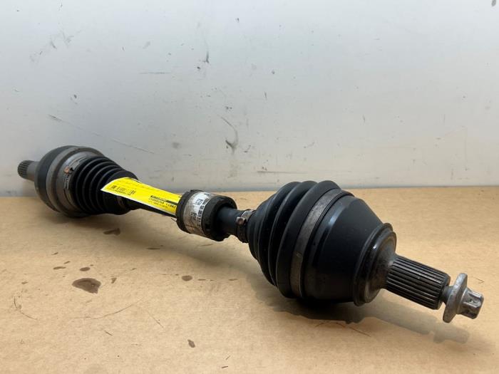 Os napedowa lewy przód Mercedes CLA