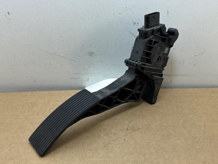 Pedal gazu Mercedes CLA