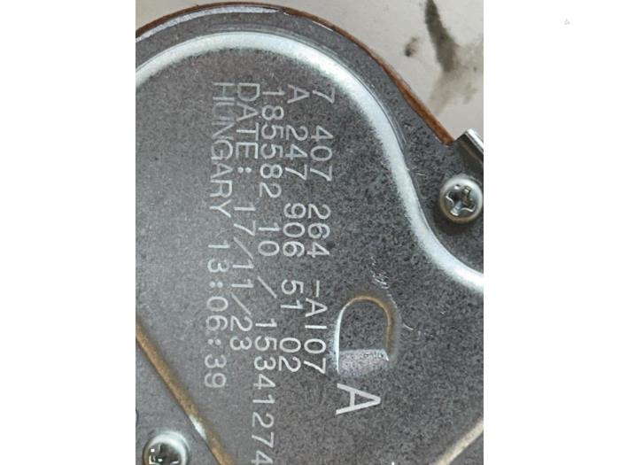 Ruitenwissermotor achter Mercedes A-Klasse