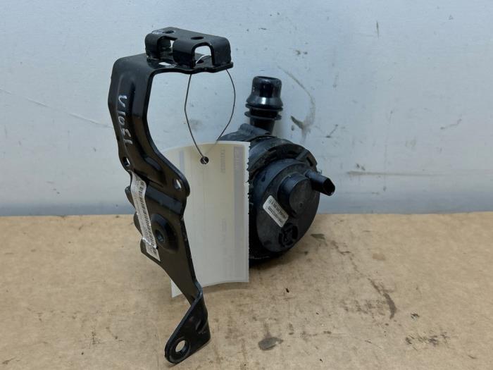 Waterpomp Mercedes EQE