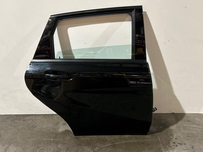 Drzwi prawe tylne wersja 4-drzwiowa Mercedes B-Klasse