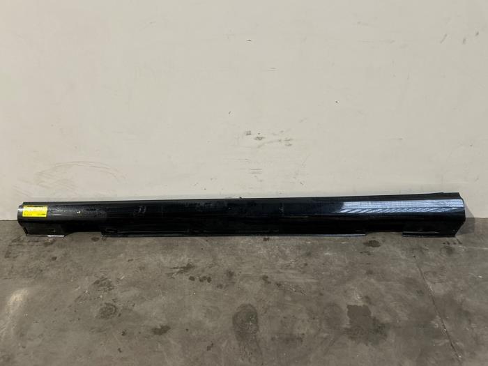 Próg lewy Mercedes B-Klasse