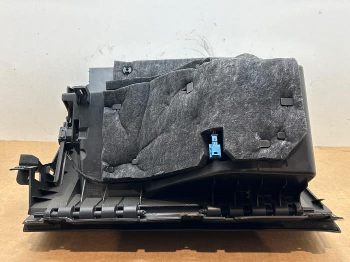 Boîte à gants Mercedes B-Klasse