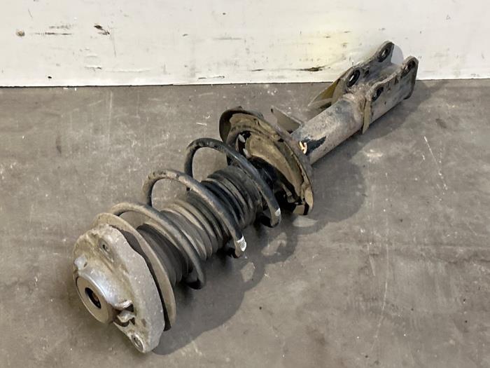 Amortyzator wstrzasów prawy przód Mercedes B-Klasse