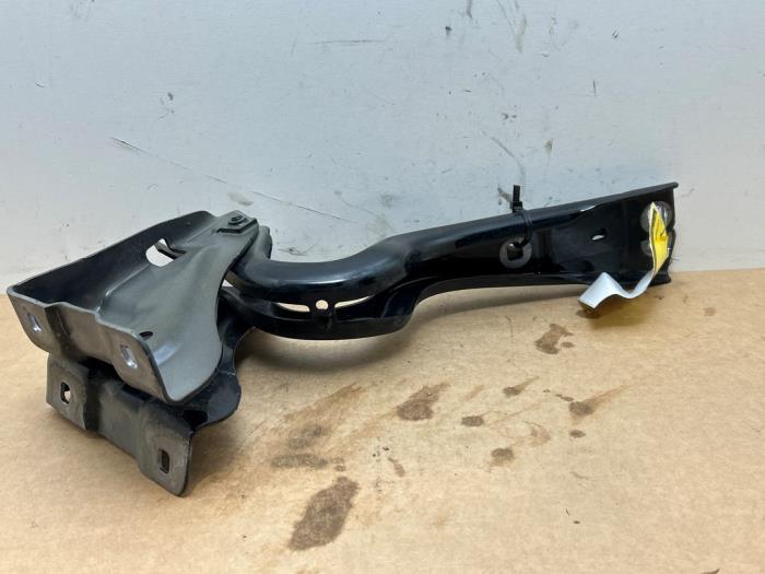 Zawias pokrywy silnika Mercedes B-Klasse