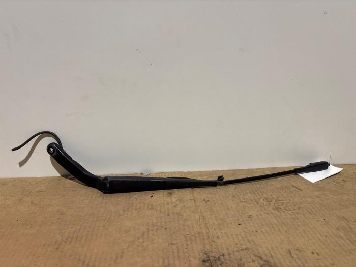 Ramie wycieraczki przedniej Mercedes Sprinter