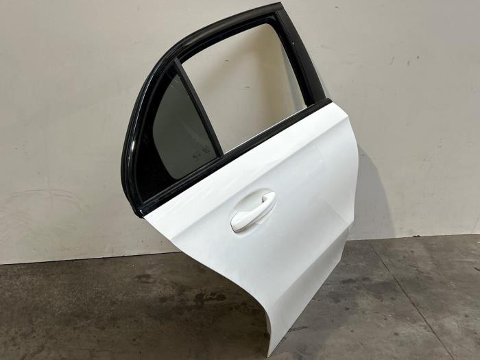 Puerta de 4 puertas derecha detrás Mercedes A-Klasse