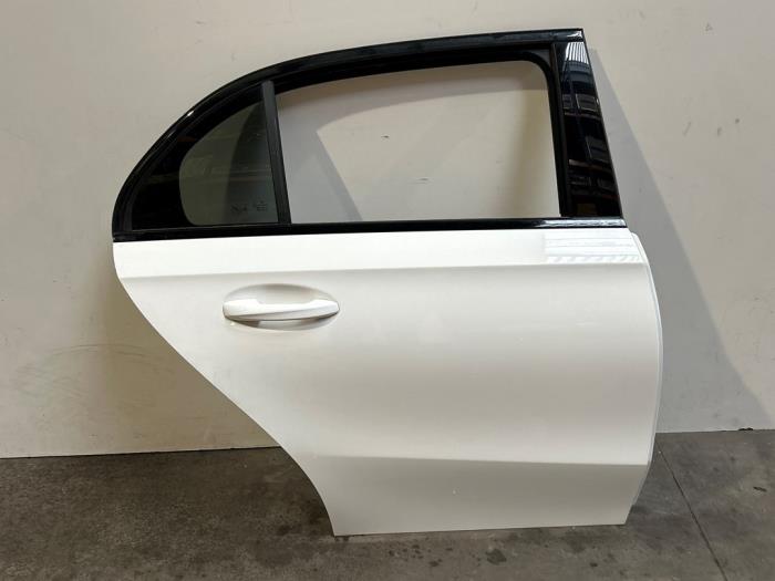 Drzwi prawe tylne wersja 4-drzwiowa Mercedes A-Klasse