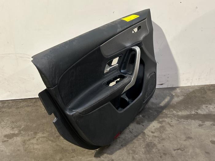 Revêtement portière 4portes avant gauche Mercedes A-Klasse