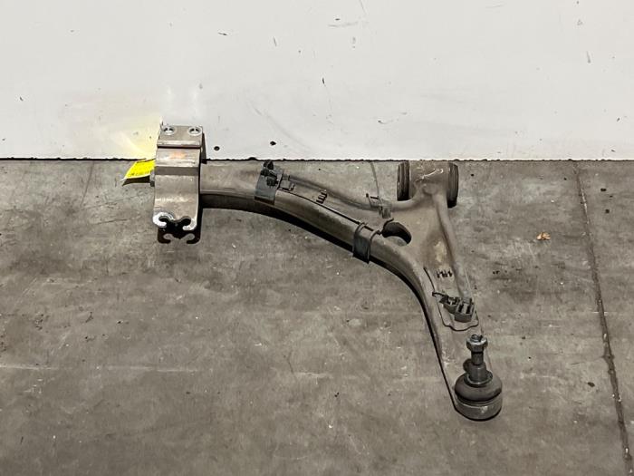 Wahacz zawieszenia prawy przód Mercedes B-Klasse