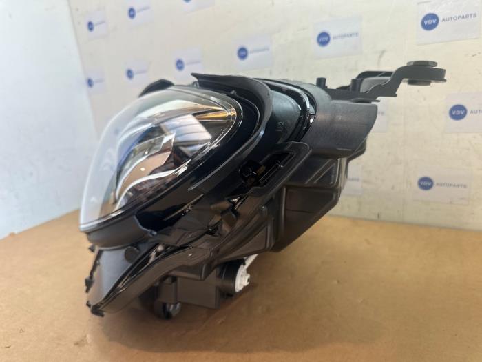 Headlight, left Mercedes E-Klasse