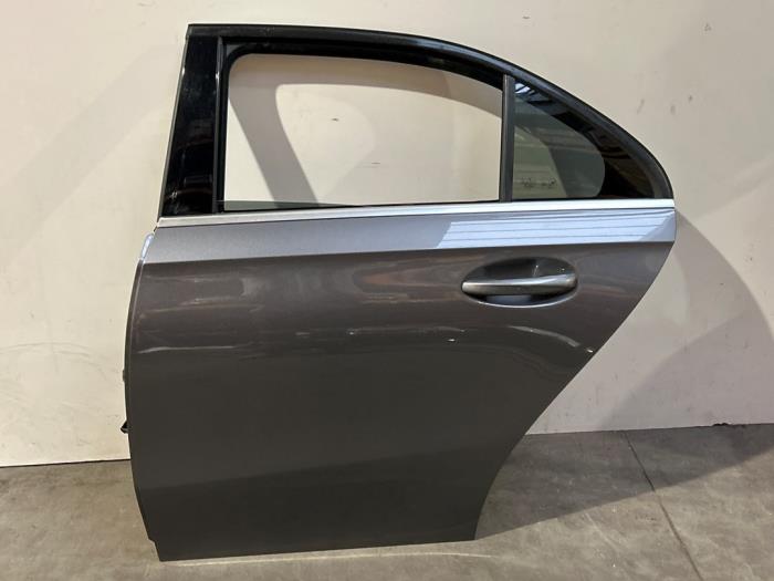Drzwi lewe tylne wersja 4-drzwiowa Mercedes A-Klasse