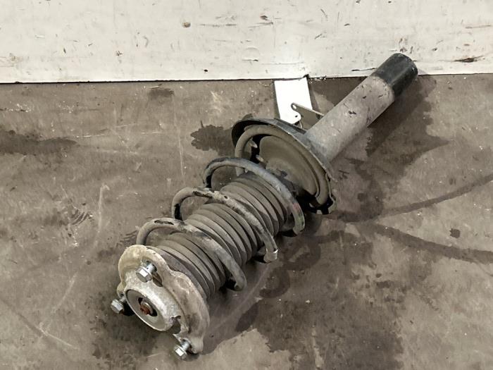 Amortisseur avant droit Mercedes A-Klasse