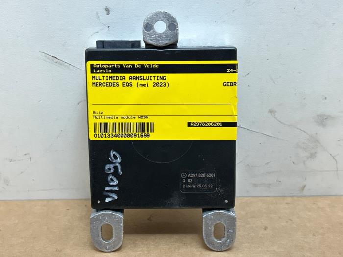 Zlacze multimedialne Mercedes EQS