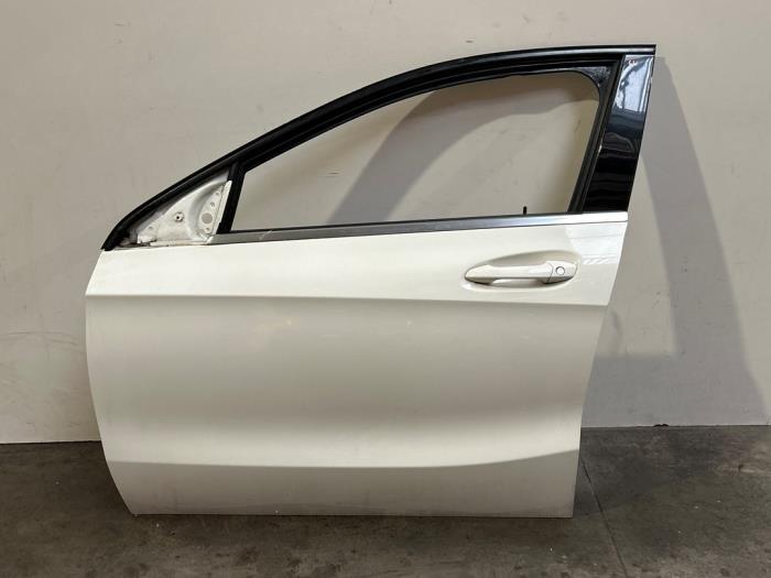 Drzwi lewe przednie wersja 4-drzwiowa Mercedes A-Klasse