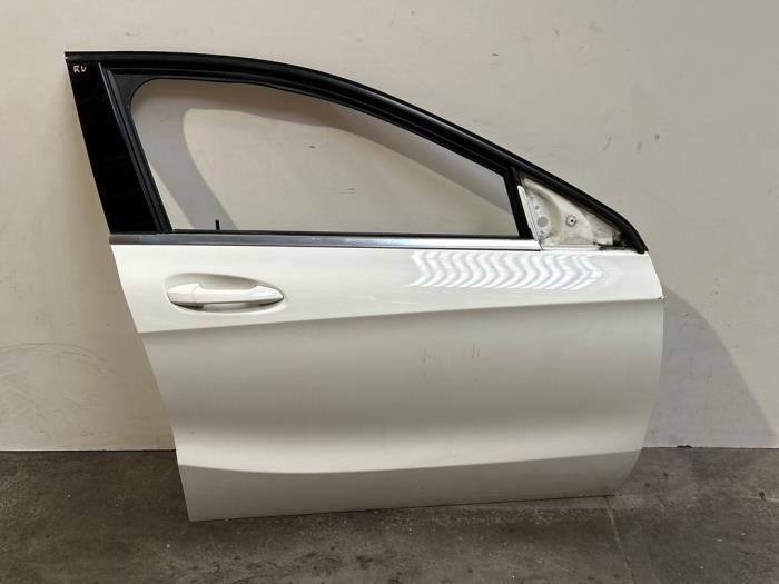 Drzwi prawe przednie wersja 4-drzwiowa Mercedes A-Klasse