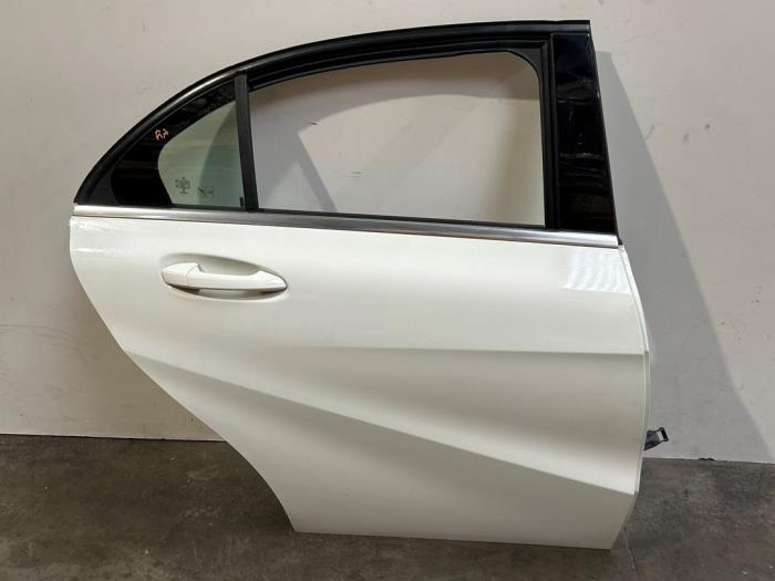 Drzwi prawe tylne wersja 4-drzwiowa Mercedes A-Klasse