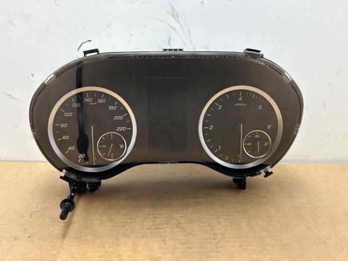 Tacho - Kombiinstrument KM Mercedes Vito