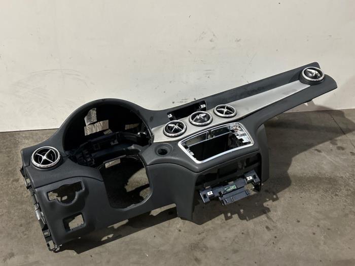 Armaturenbrett Mercedes GLA