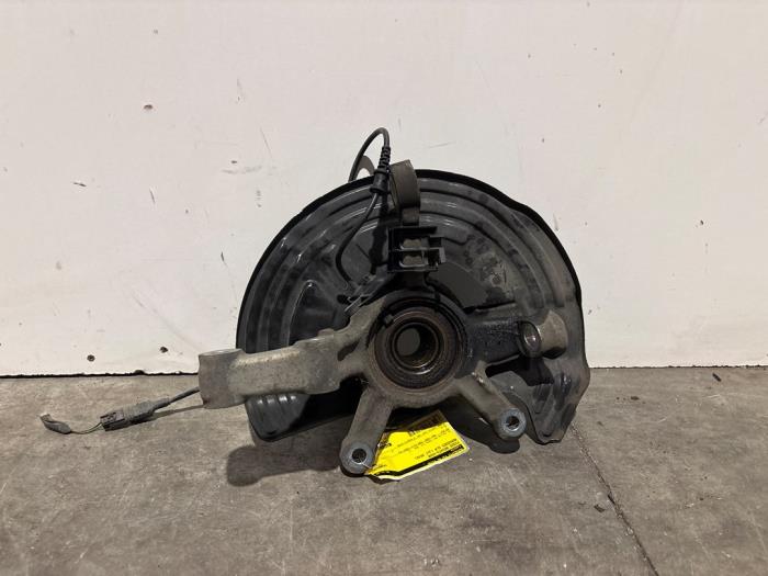 Sworzen prawy przód Mercedes GLA