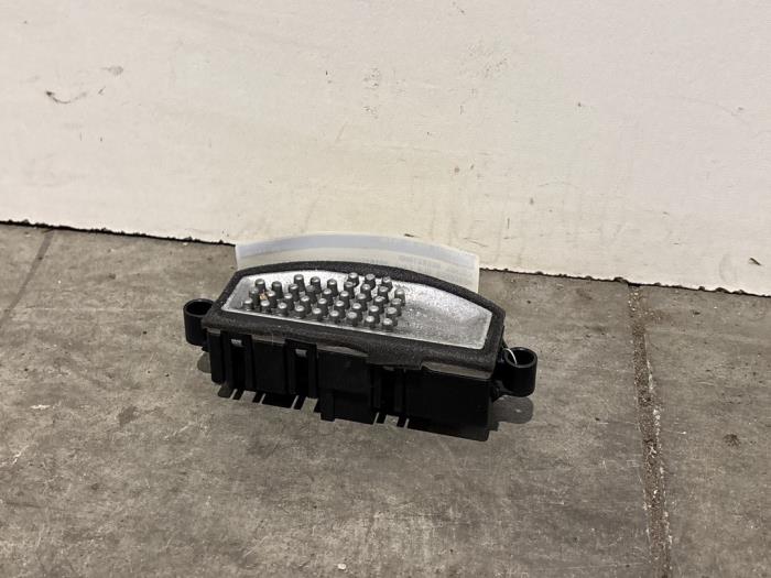 Opornik nagrzewnicy Mercedes GLA