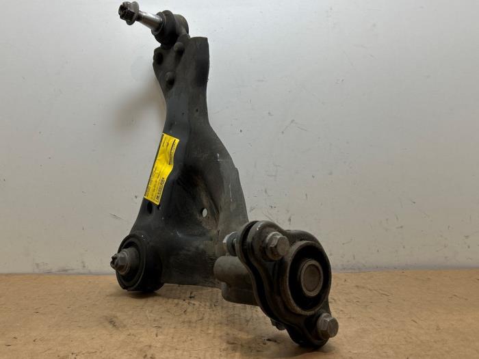 Wahacz zawieszenia lewy przód Mercedes Vito