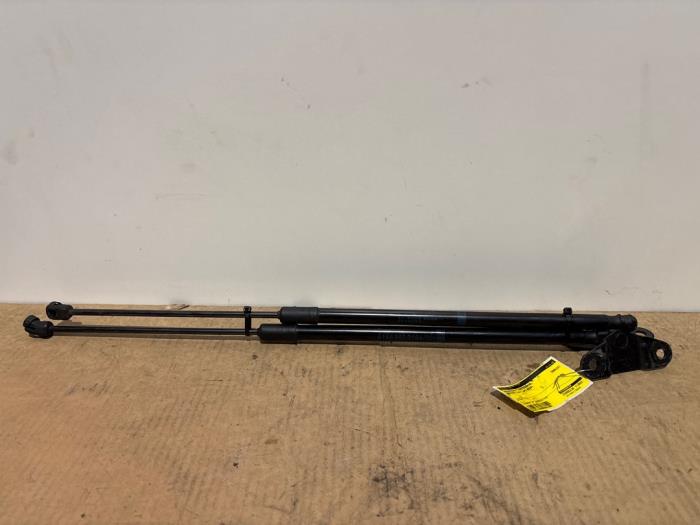 Set of gas struts for boot Mercedes GLA