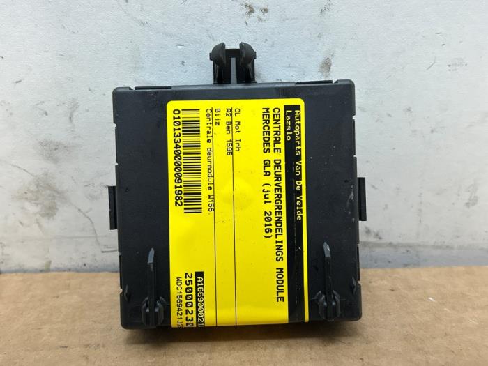Central door locking module Mercedes GLA