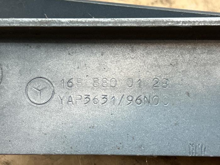 Motorhaube Scharnier Mercedes A-Klasse