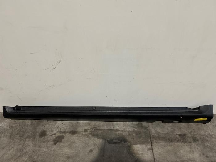 Sill, left Mercedes A-Klasse