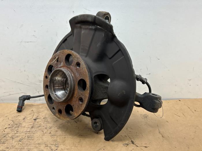 Fusee links-voor Mercedes A-Klasse
