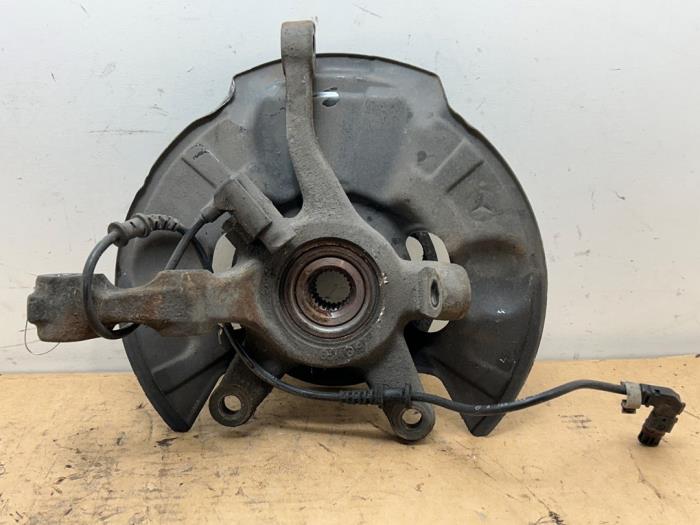 Fusee links-voor Mercedes A-Klasse