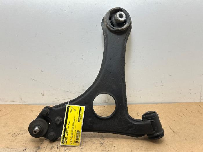 Wahacz zawieszenia lewy przód Mercedes A-Klasse