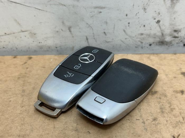 Cerradura de contacto y ordenador Mercedes CLA