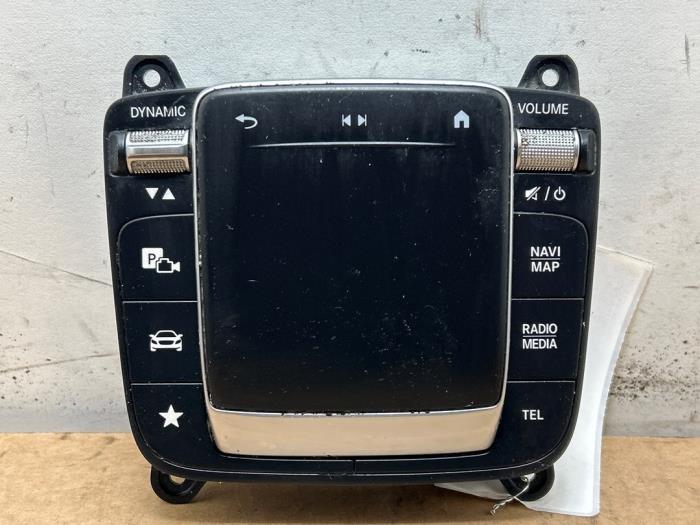 Bedienung BordSteuergerät Mercedes CLA