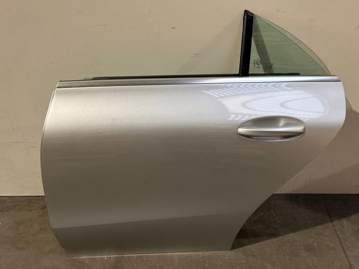 Tür 4-türig links hinten Mercedes CLA