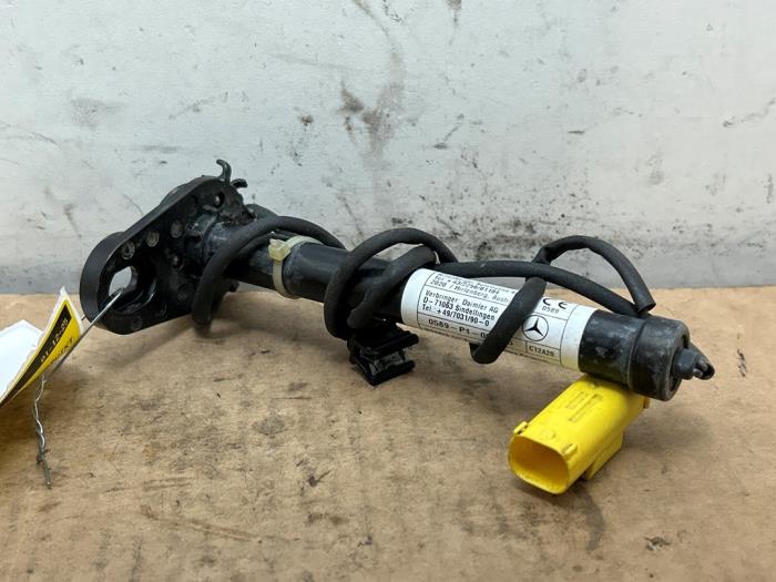 Pop up bonnet system Mercedes A-Klasse