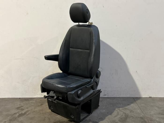 Sitz links Mercedes Vito