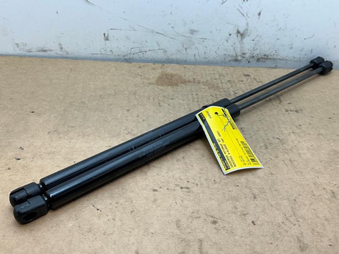 Zestaw amortyzatorów gazowych pokrywy silnika Mercedes A-Klasse