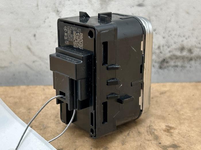 Interruptor del portón trasero Mercedes CLA