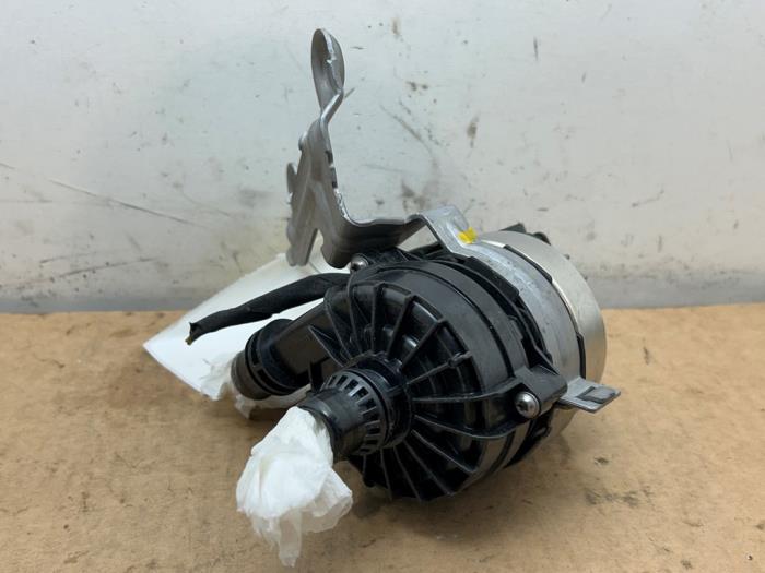 Water pump Mercedes E-Klasse