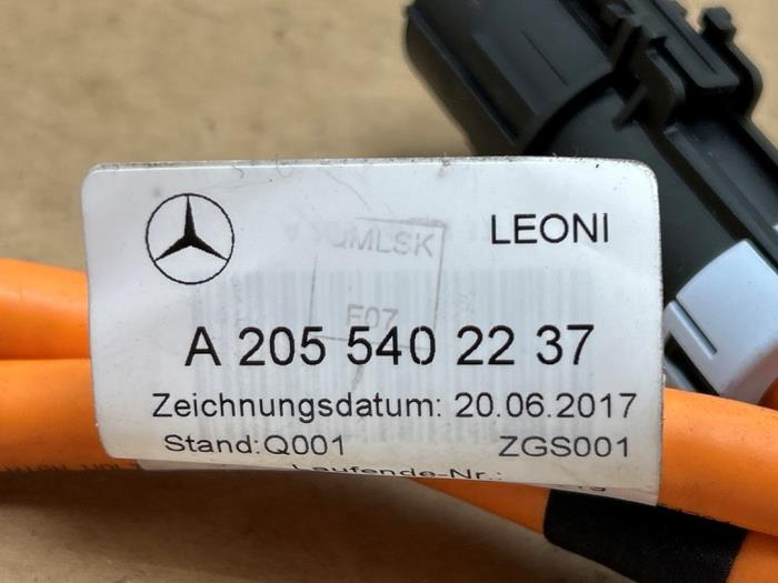 Kabel ladowania samochodu elektrycznego Mercedes C-Klasse