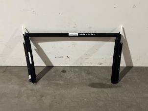 Gebruikte Zonnescherm elektrisch midden-achter Mercedes C Estate (S205) C-300de 2.0 Turbo 16V Prijs € 181,50 Inclusief btw aangeboden door Autoparts Van De Velde