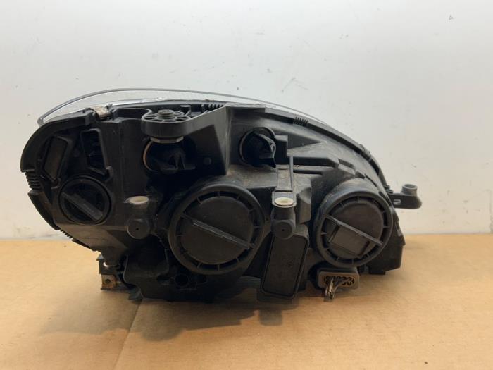 Headlight, left Mercedes C-Klasse